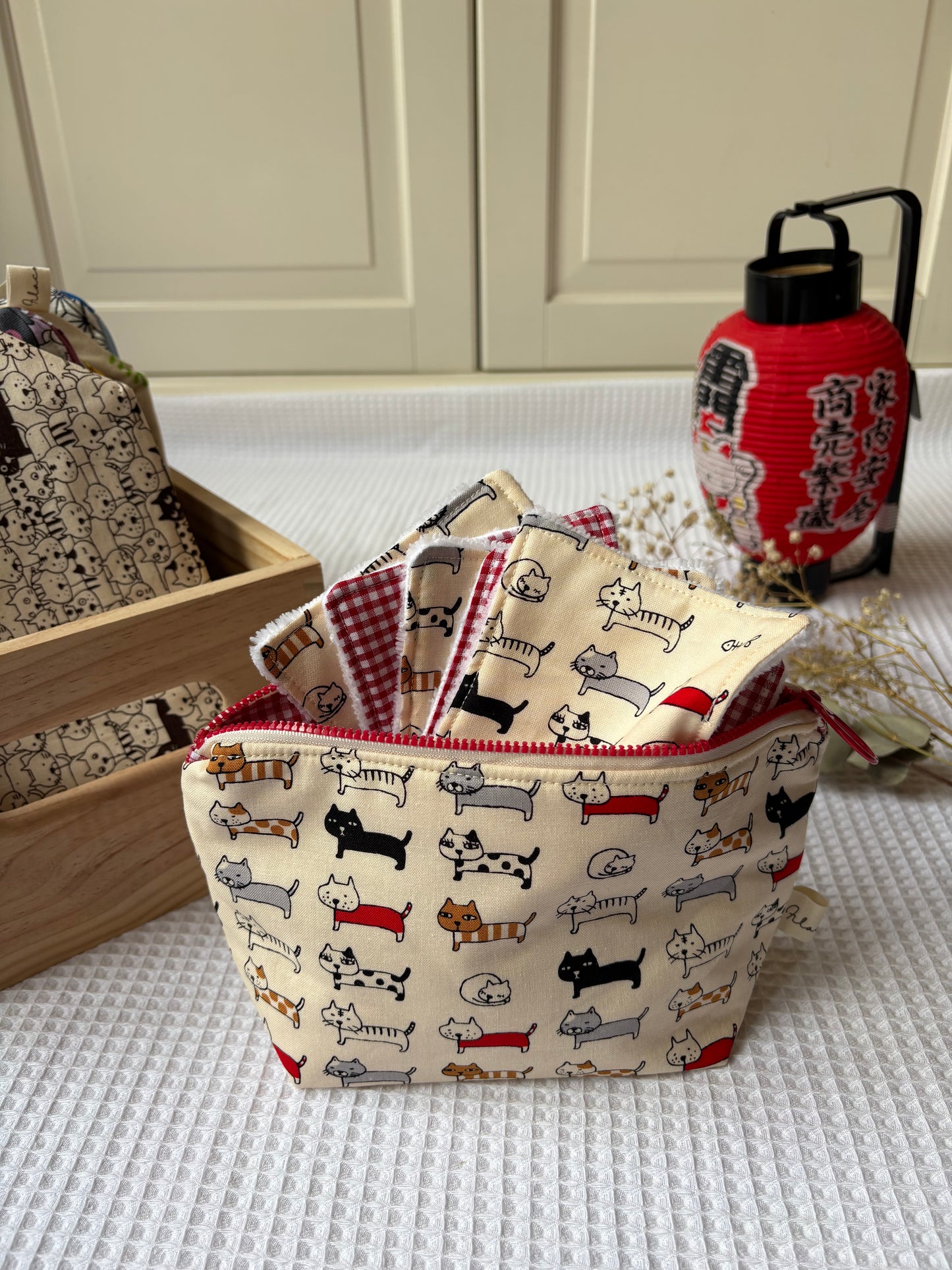 Neceser Gatos blancos y sus 5 algodones