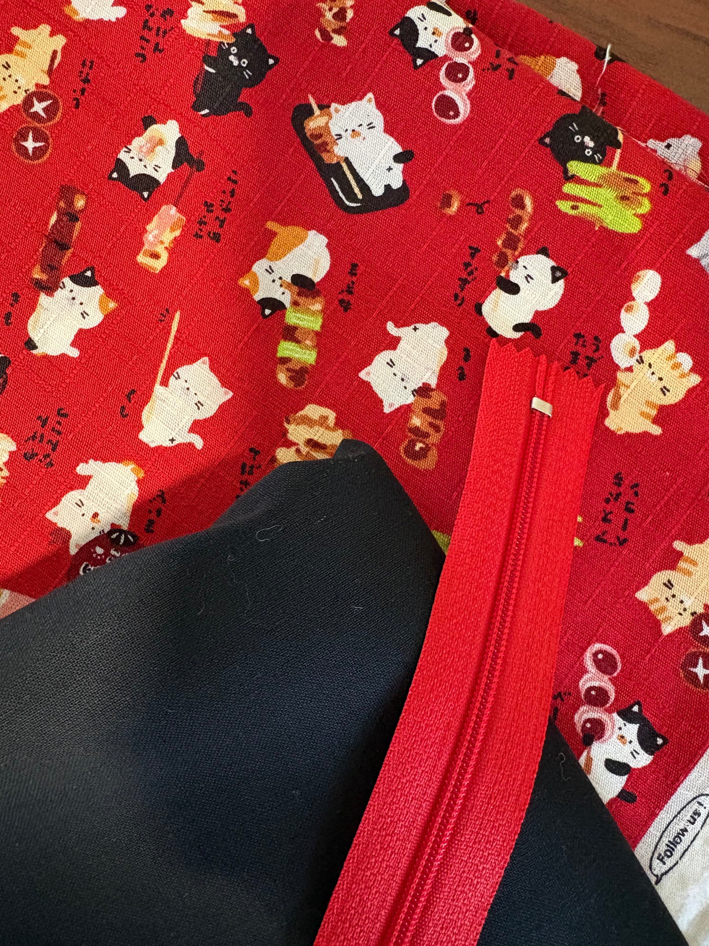 Funda de libro gatos y dulces de Japón con cremallera | Hecho a mano en Barcelona