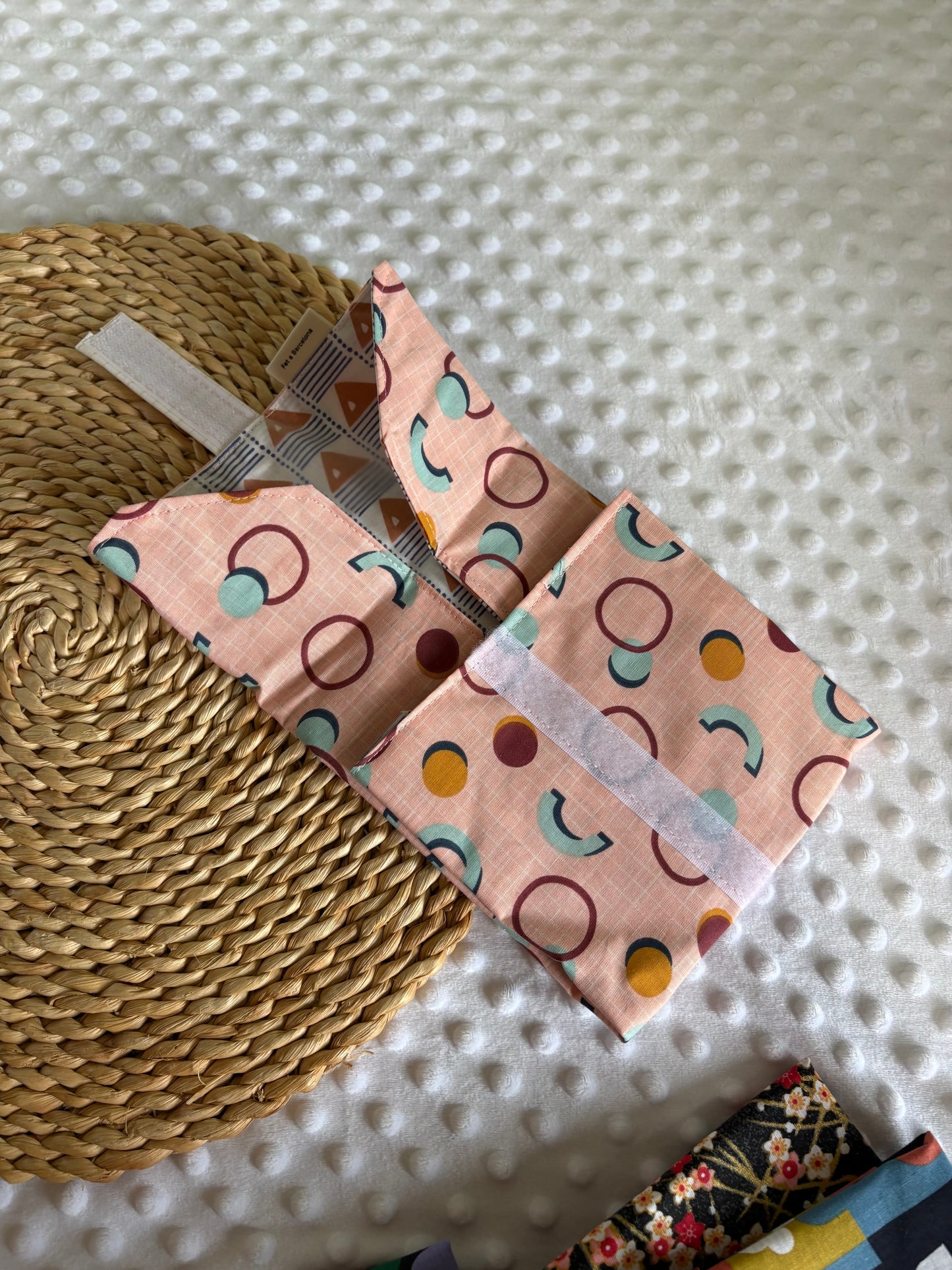 Funda bocadillo geométrica