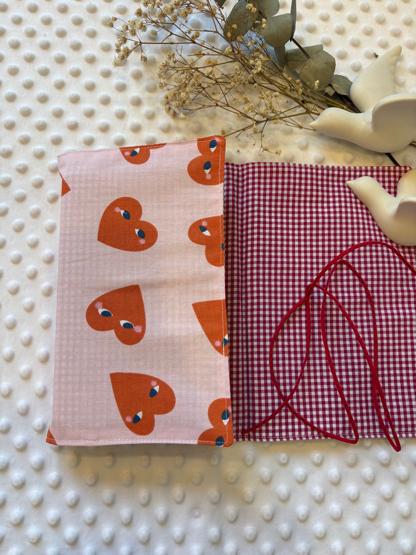 Funda para libros estampado corazones