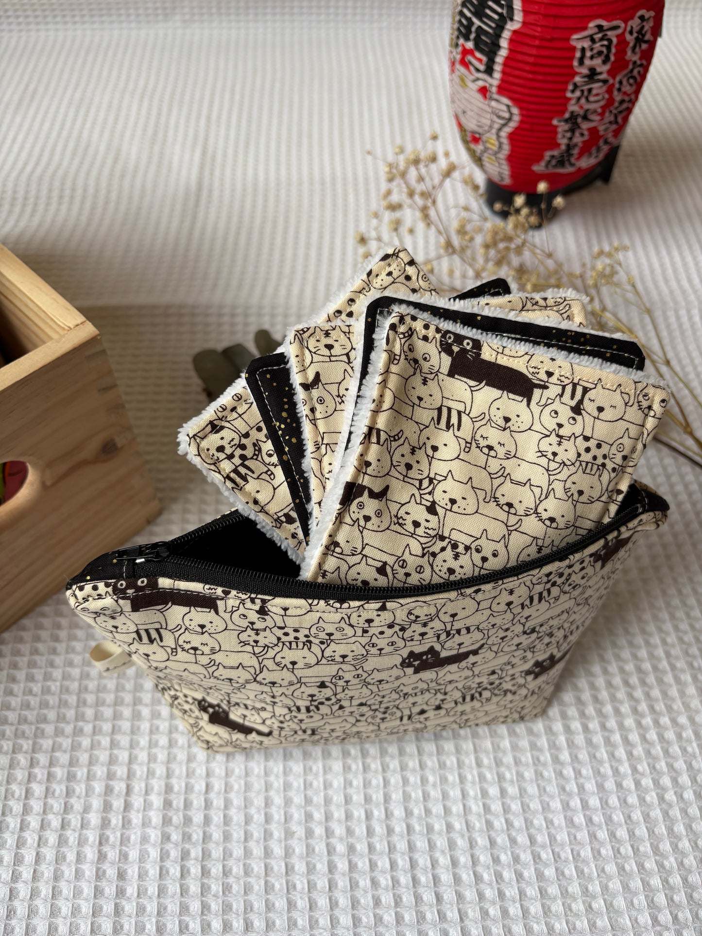 Neceser Gatos negro y blanco y sus 5 algodones