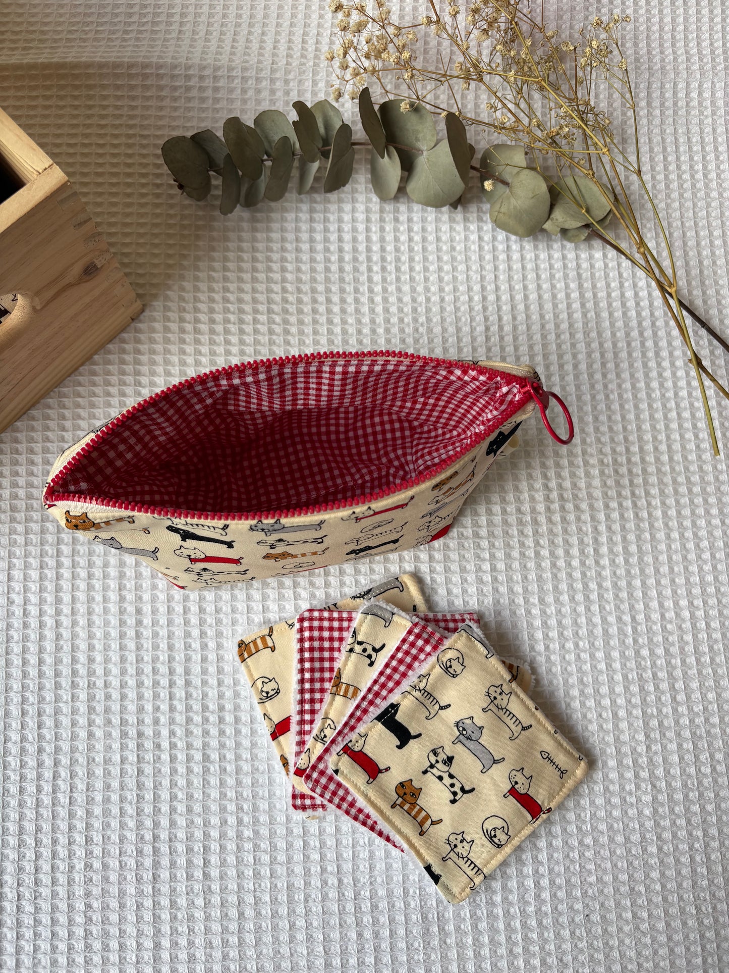 Neceser Gatos blancos y sus 5 algodones