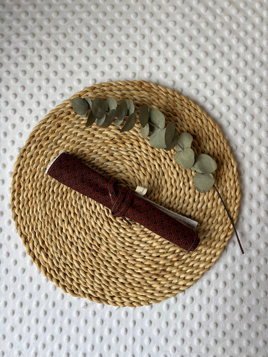 Set de cubiertos rojo y negro