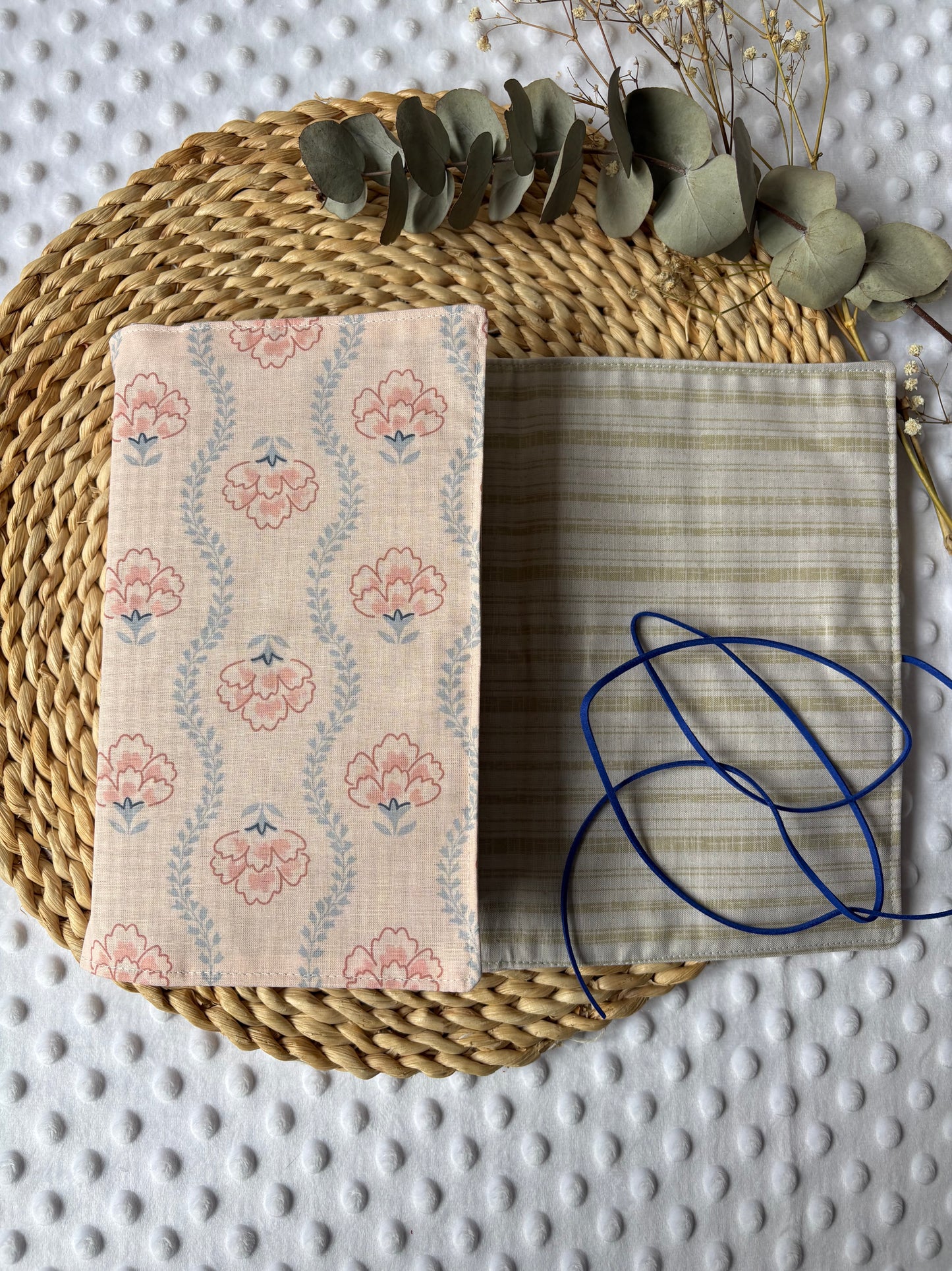 Funda para libros claveles