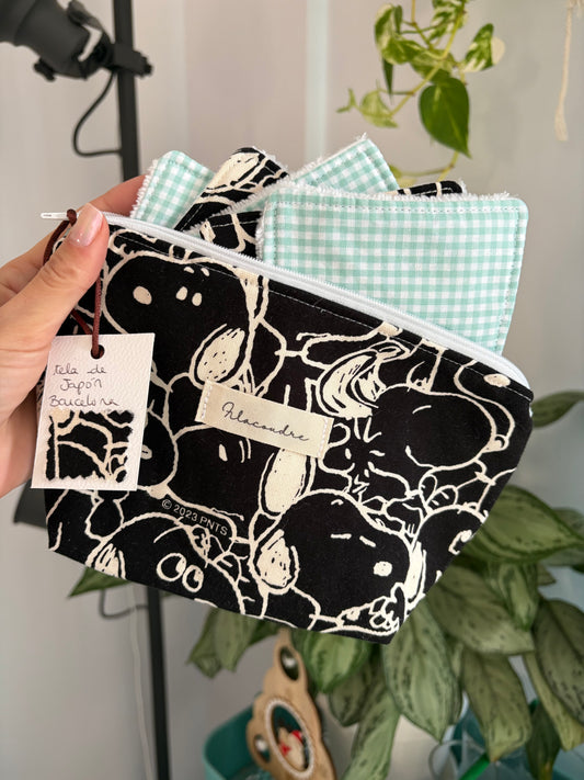 Neceser Snoopy de Japón con sus 5 algodones