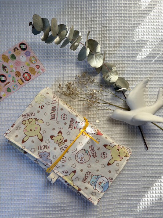 Funda para libros Pokemon amarillo