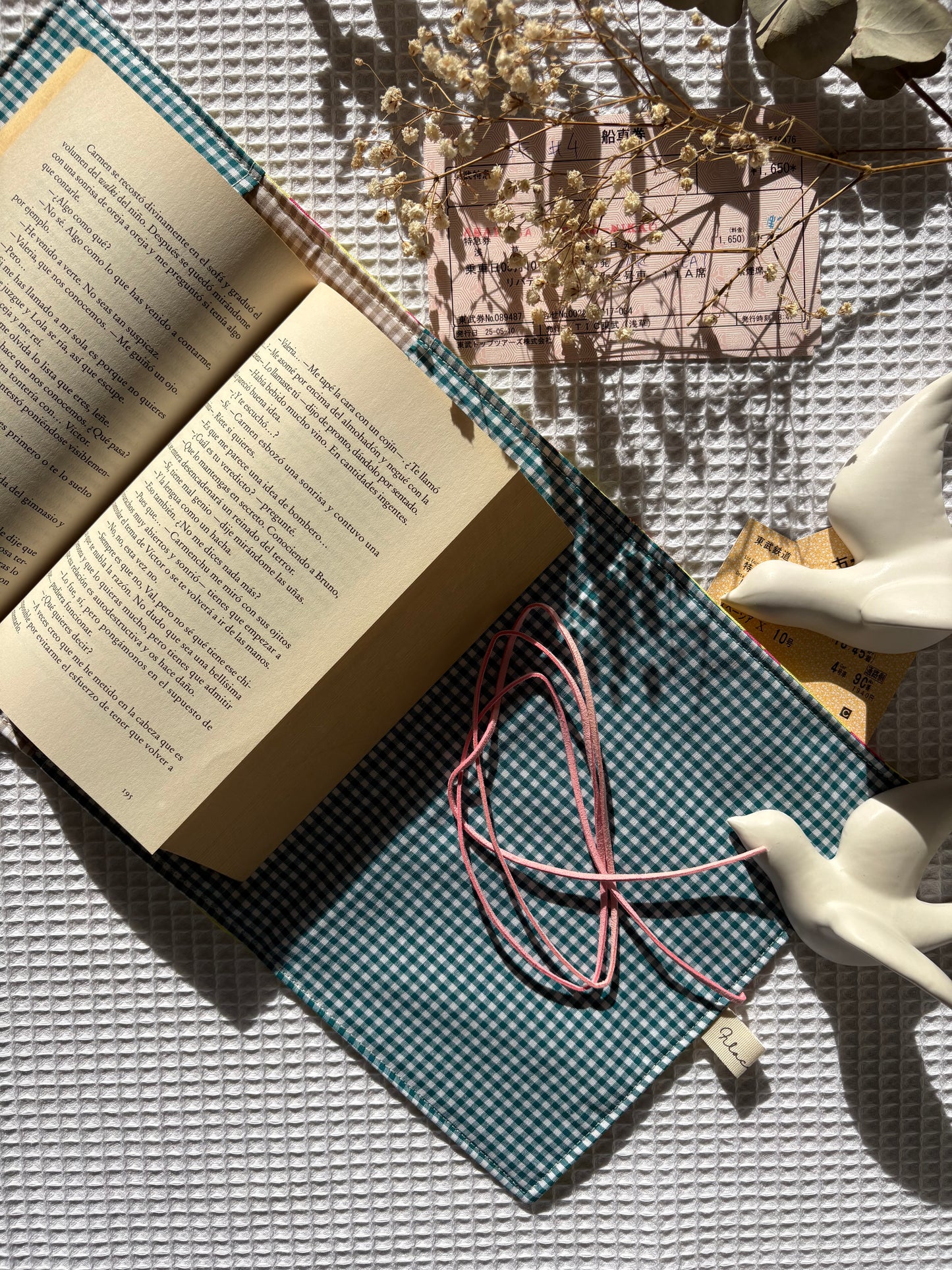 Funda para libros Kirby amarillo