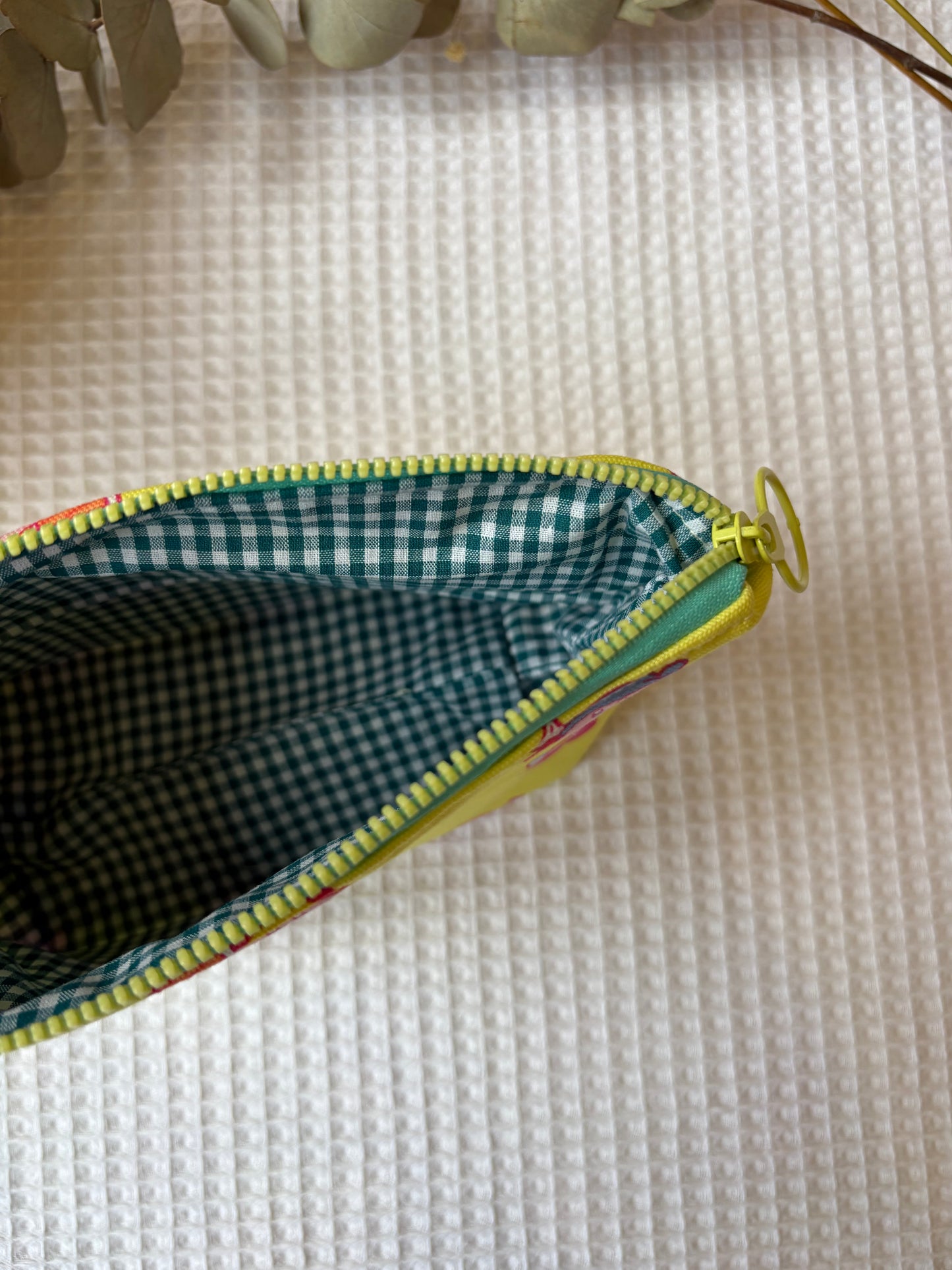 Neceser Kirby amarillo