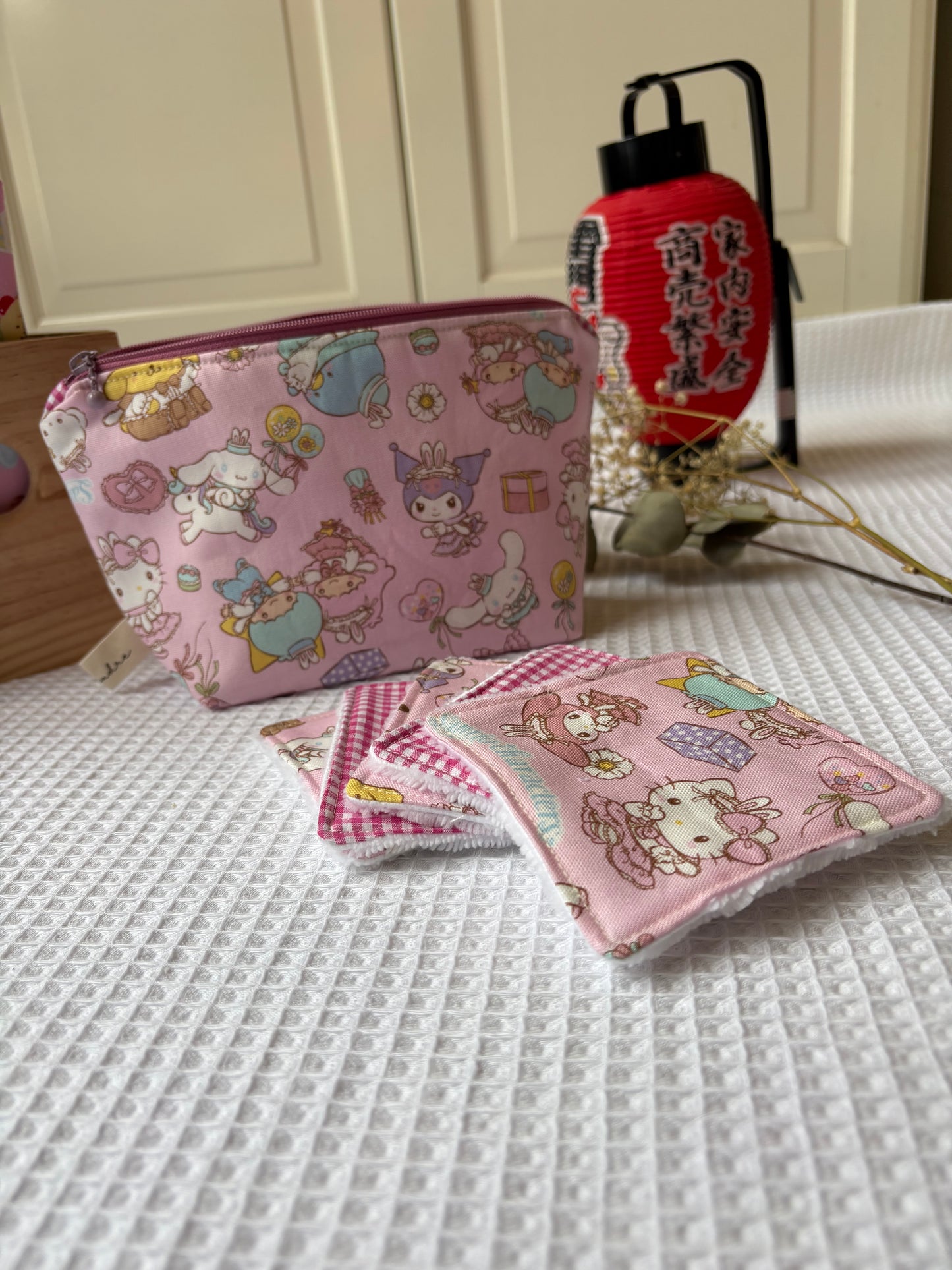 Neceser Hello Kitty and friends y sus 5 algodones