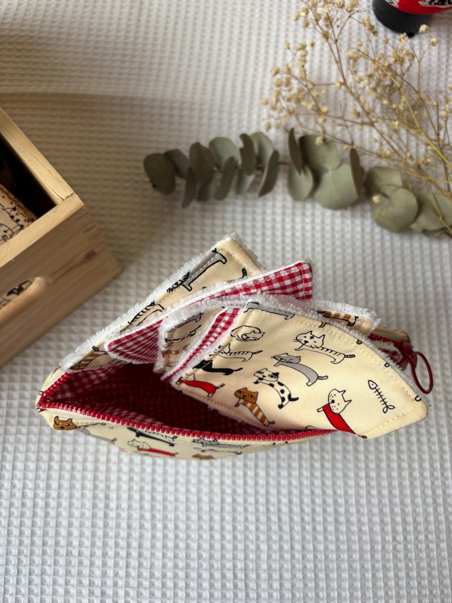 Neceser Gatos blancos y sus 5 algodones