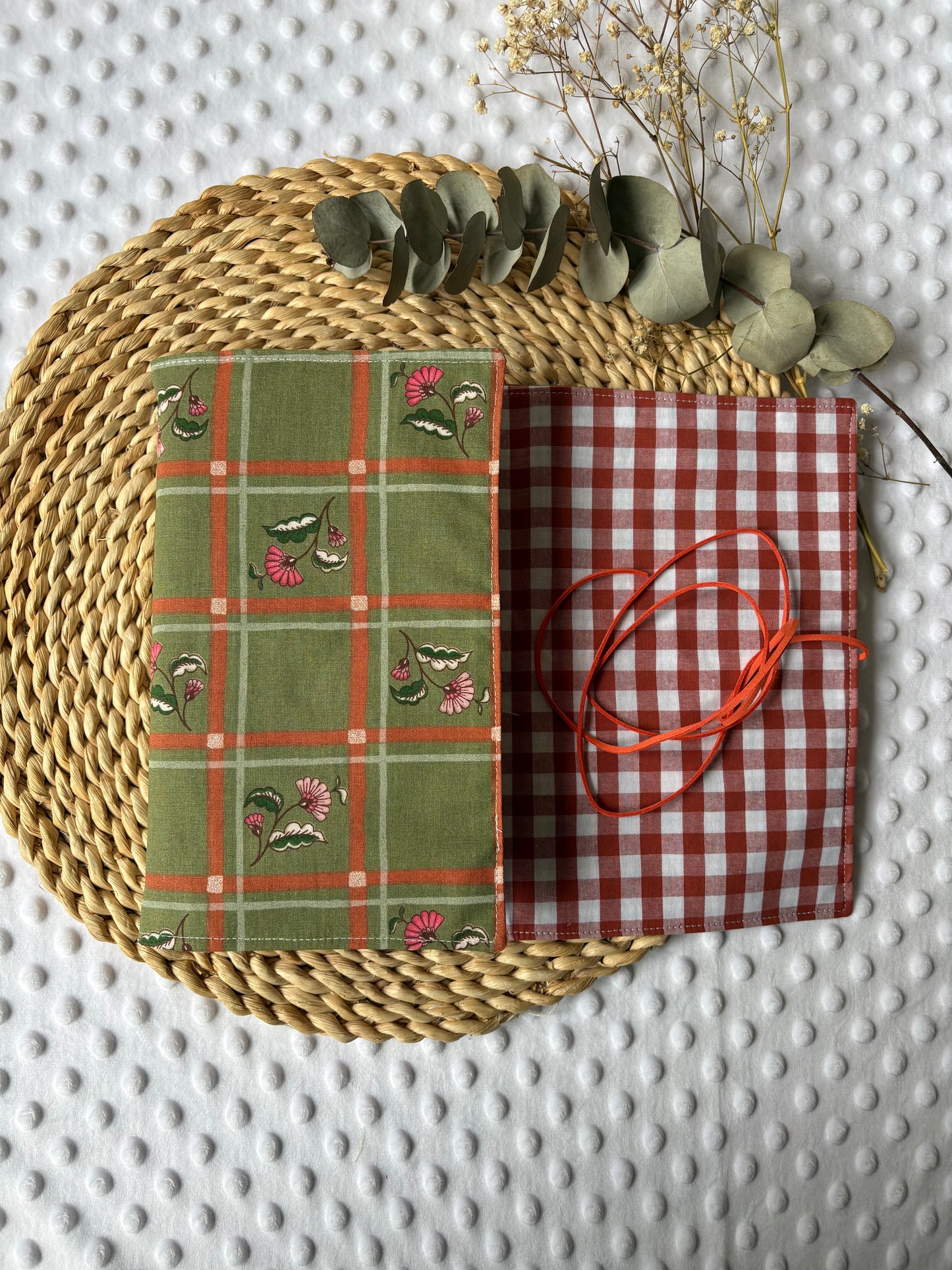 Funda para libros claveles