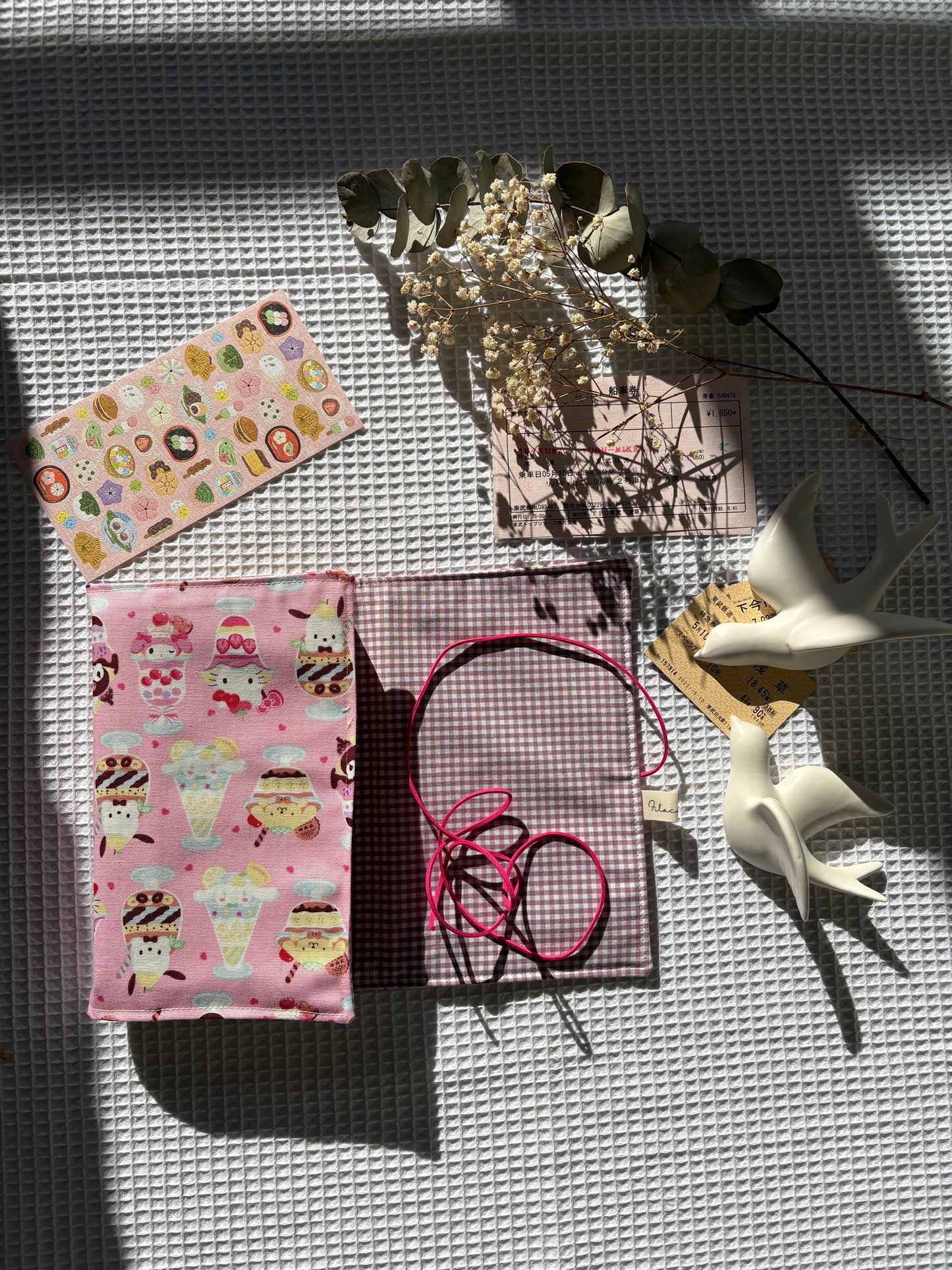 Funda para libros Sanrio helados rosa