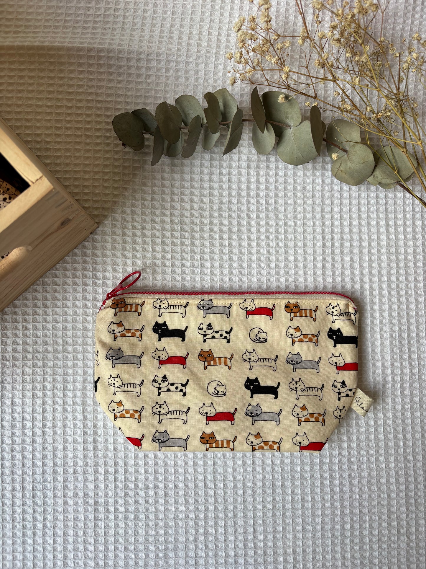 Neceser Gatos blancos y sus 5 algodones