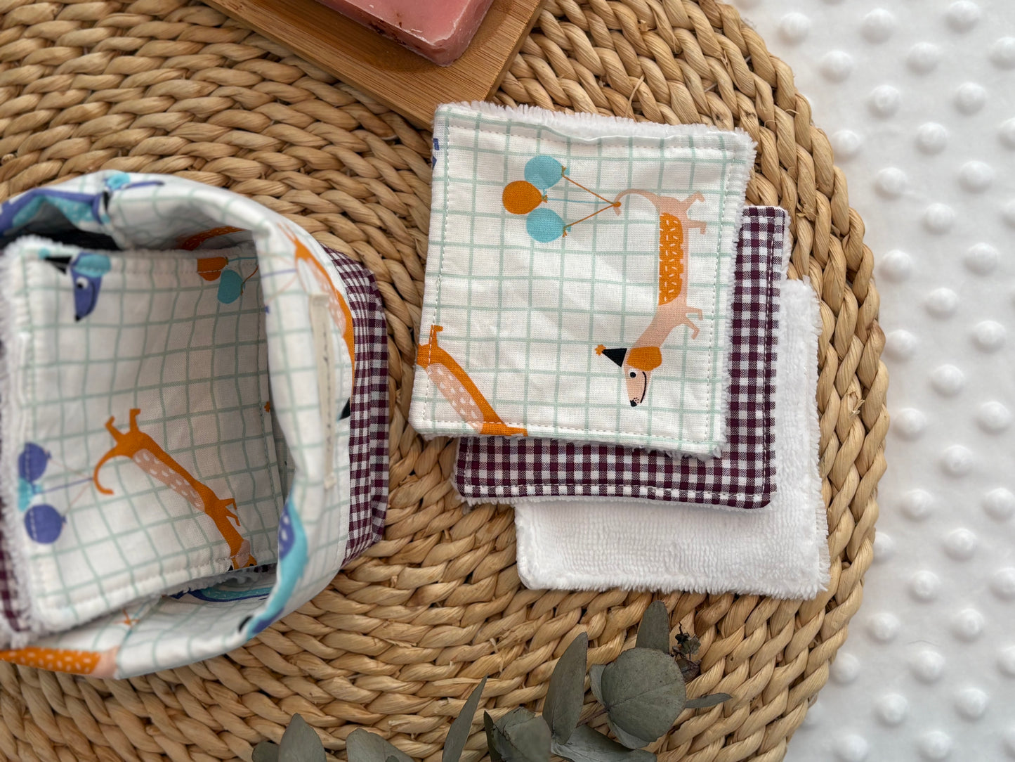 Cesta perritos salchichas