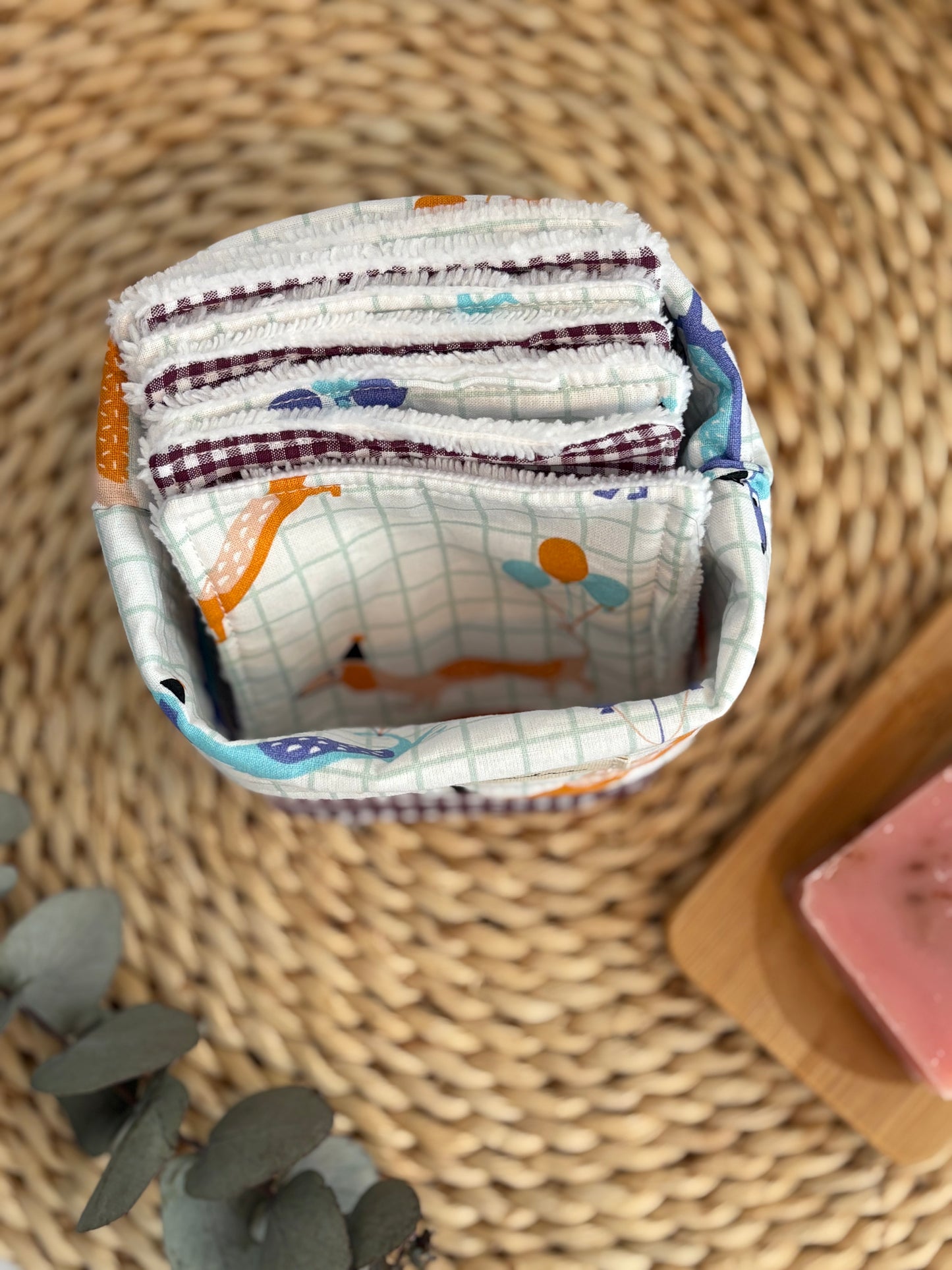 Cesta perritos salchichas