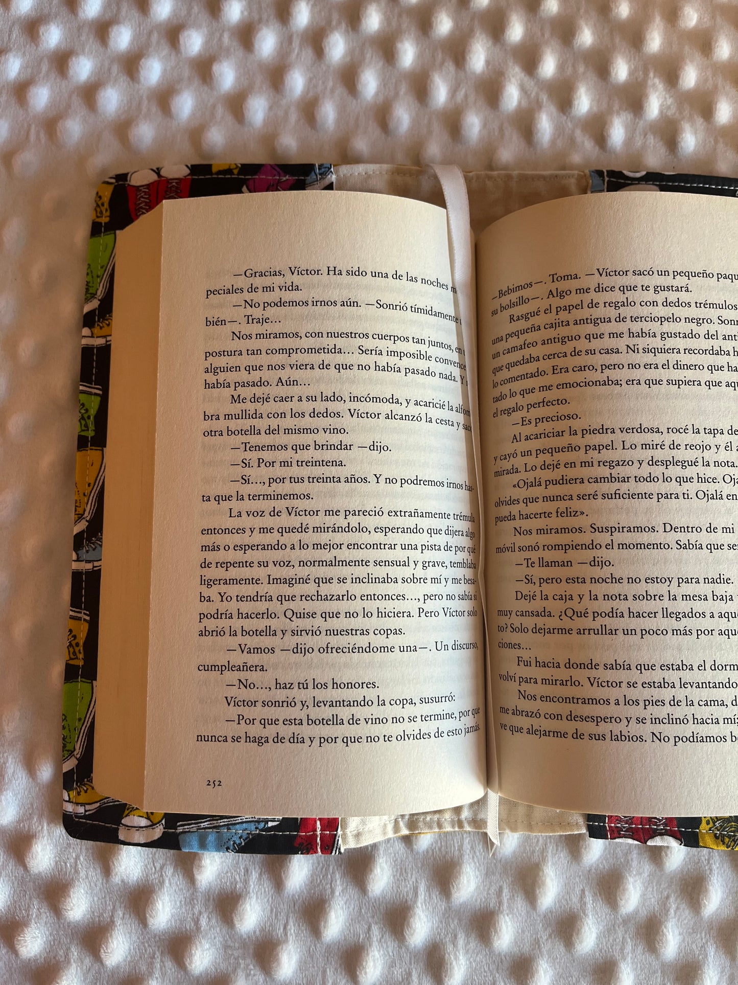Funda de libro “Converse”
