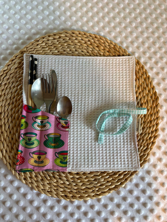 Set de cubiertos tazas de té