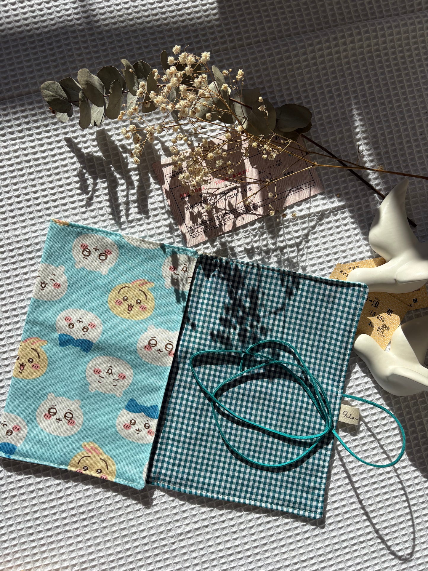 Funda para libros Chiikawa azul