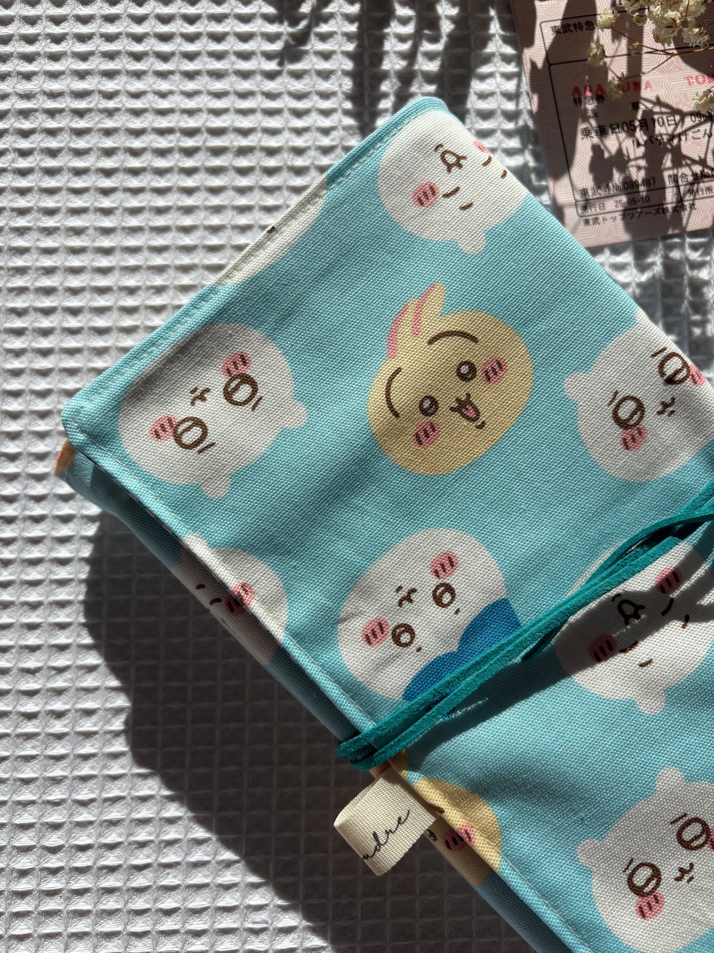 Funda para libros Chiikawa azul