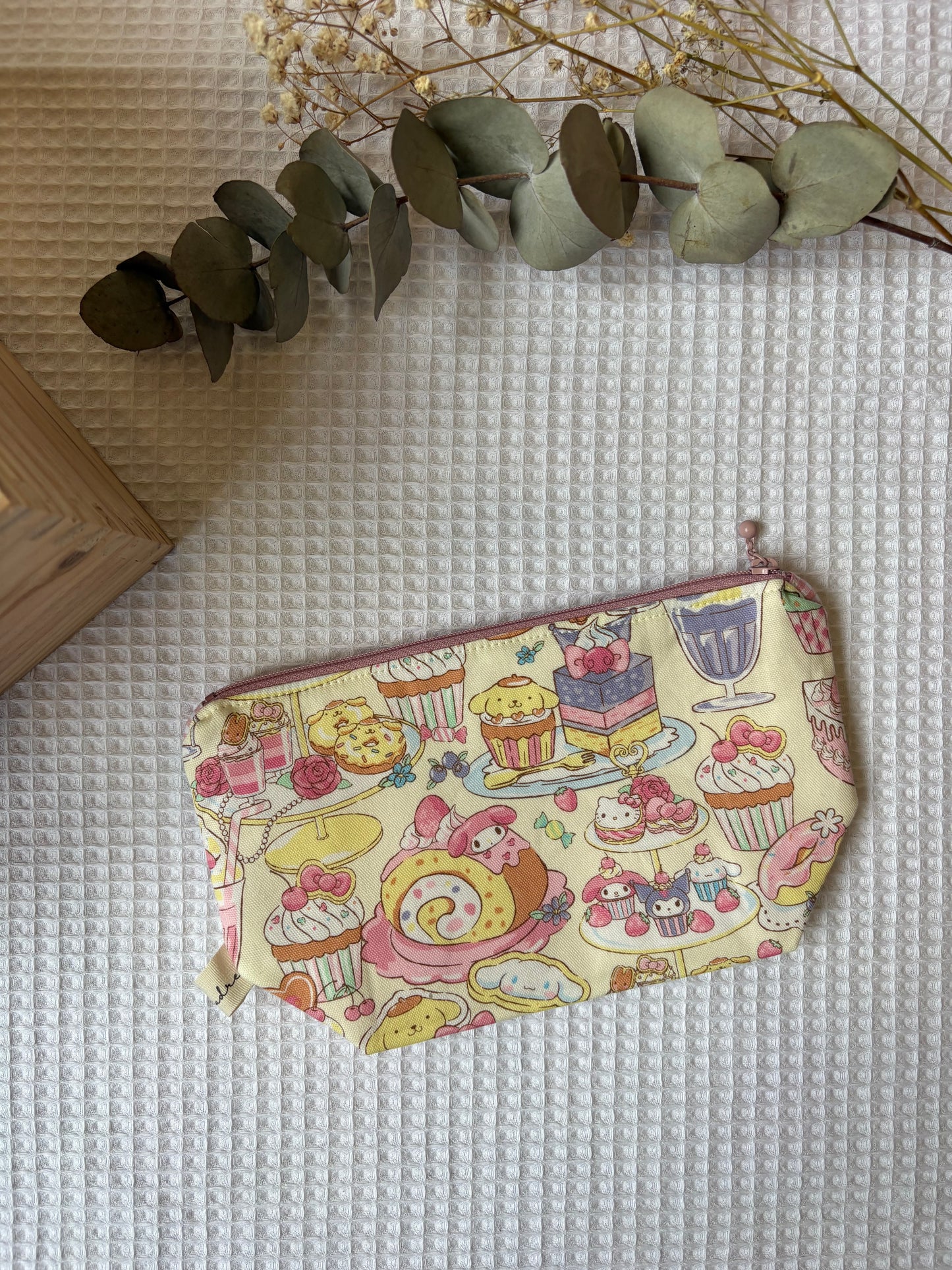 Neceser Sanrio Characters y sus 5 algodones