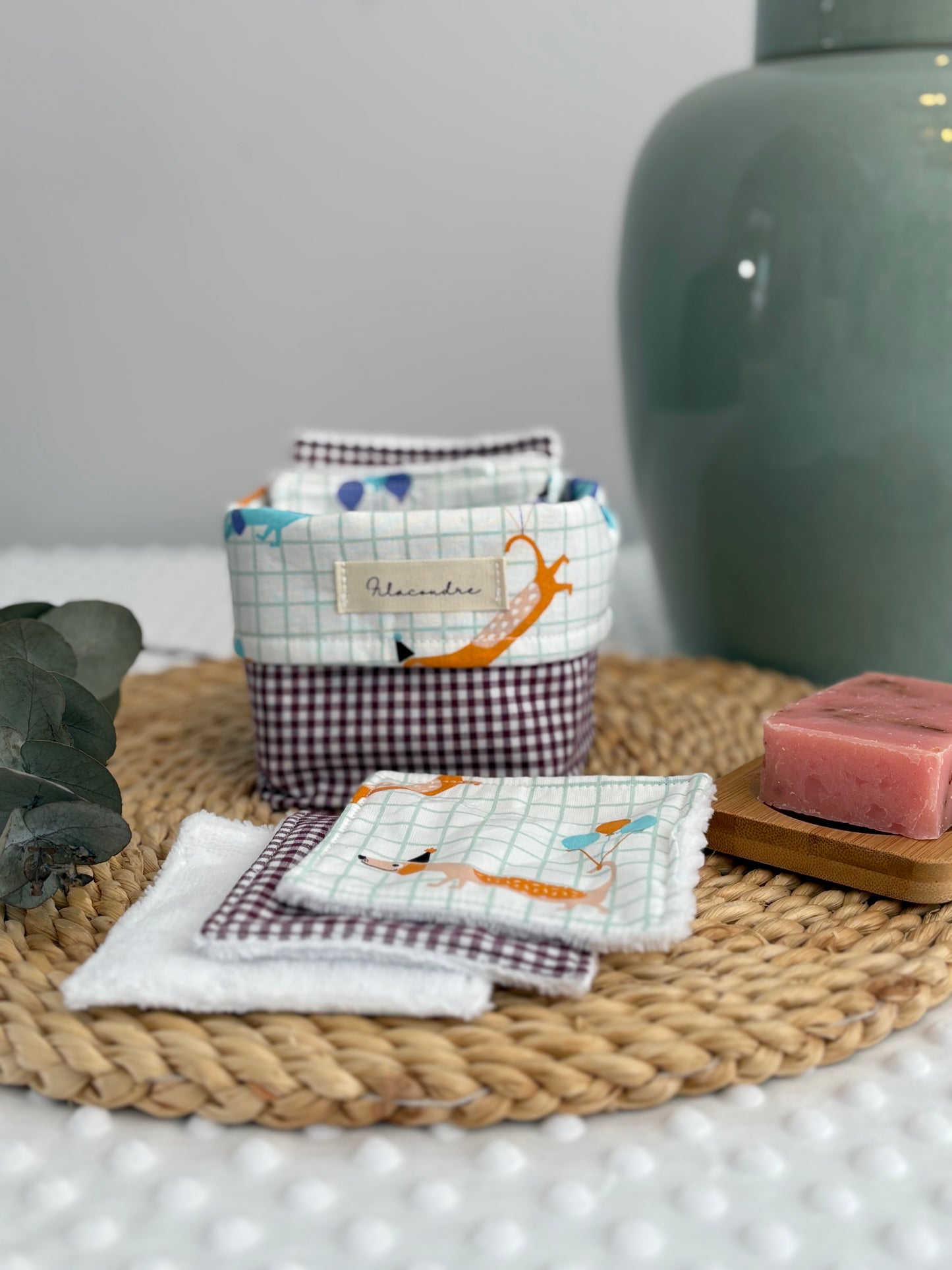 Cesta perritos salchichas