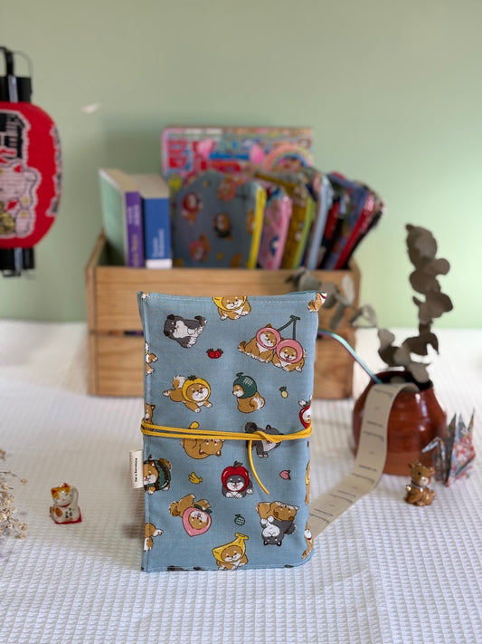 Funda de libro Fruit Shiba con Tela Japonesa – Hecha a mano en Barcelona