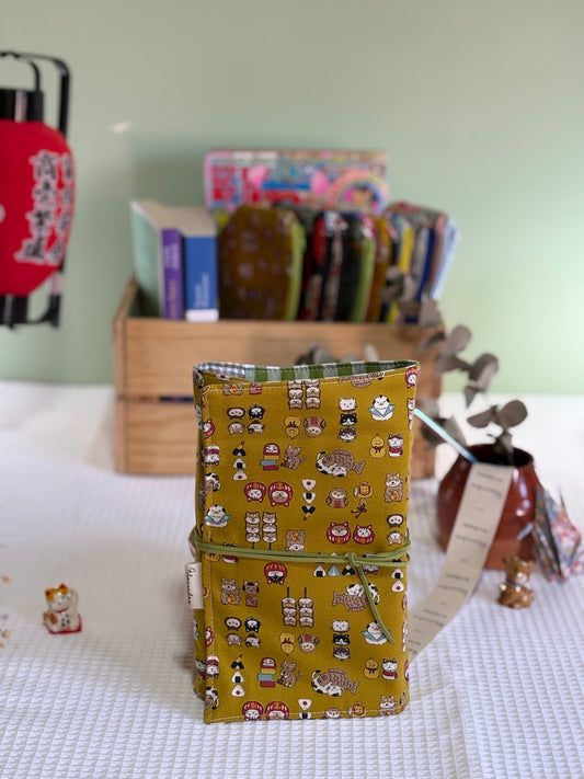 Funda de libro Gatos y perros con Tela Japonesa – Hecha a mano en Barcelona