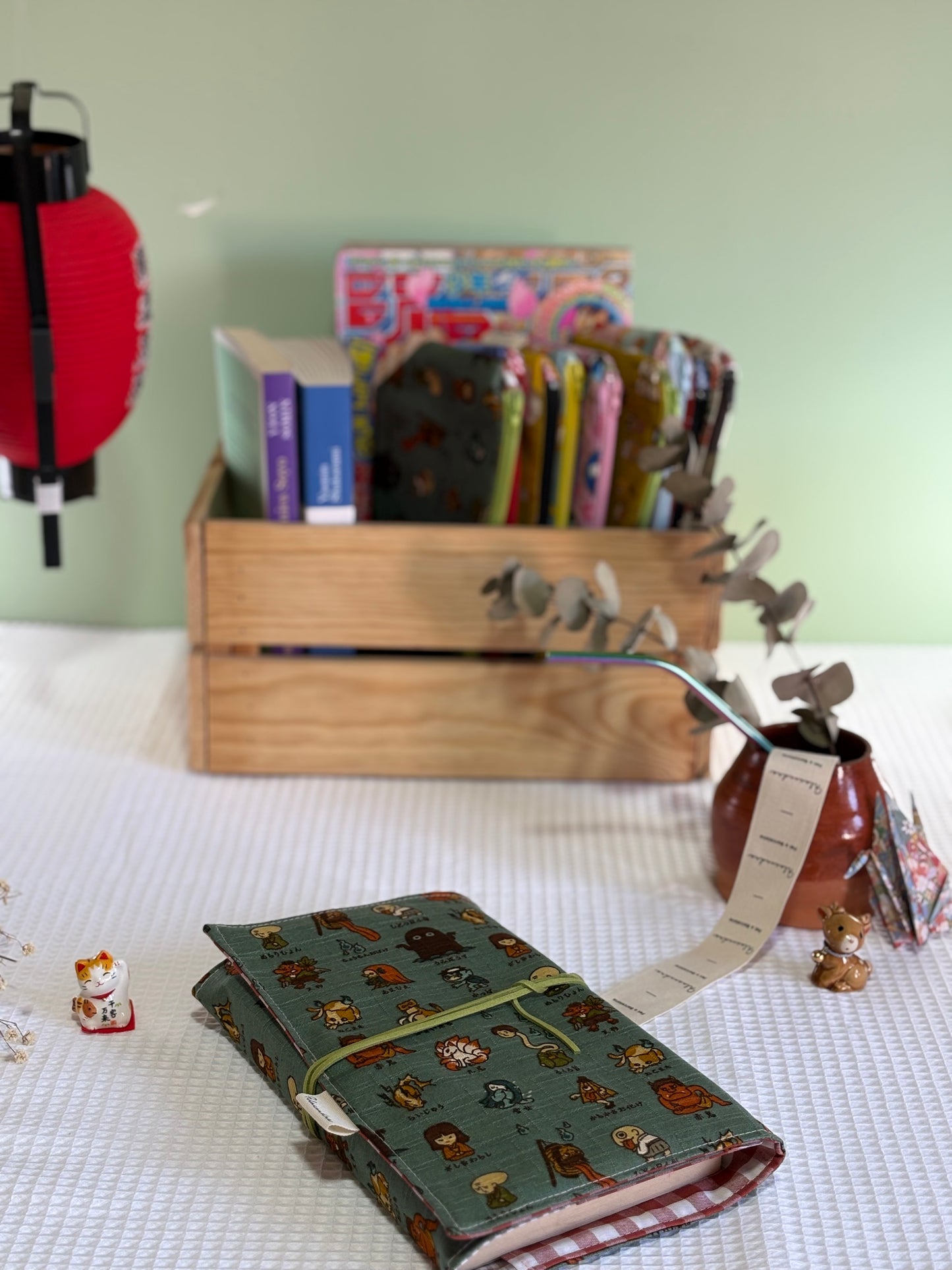 Funda de libro Yokai Guide con Tela Japonesa – Hecha a mano en Barcelona