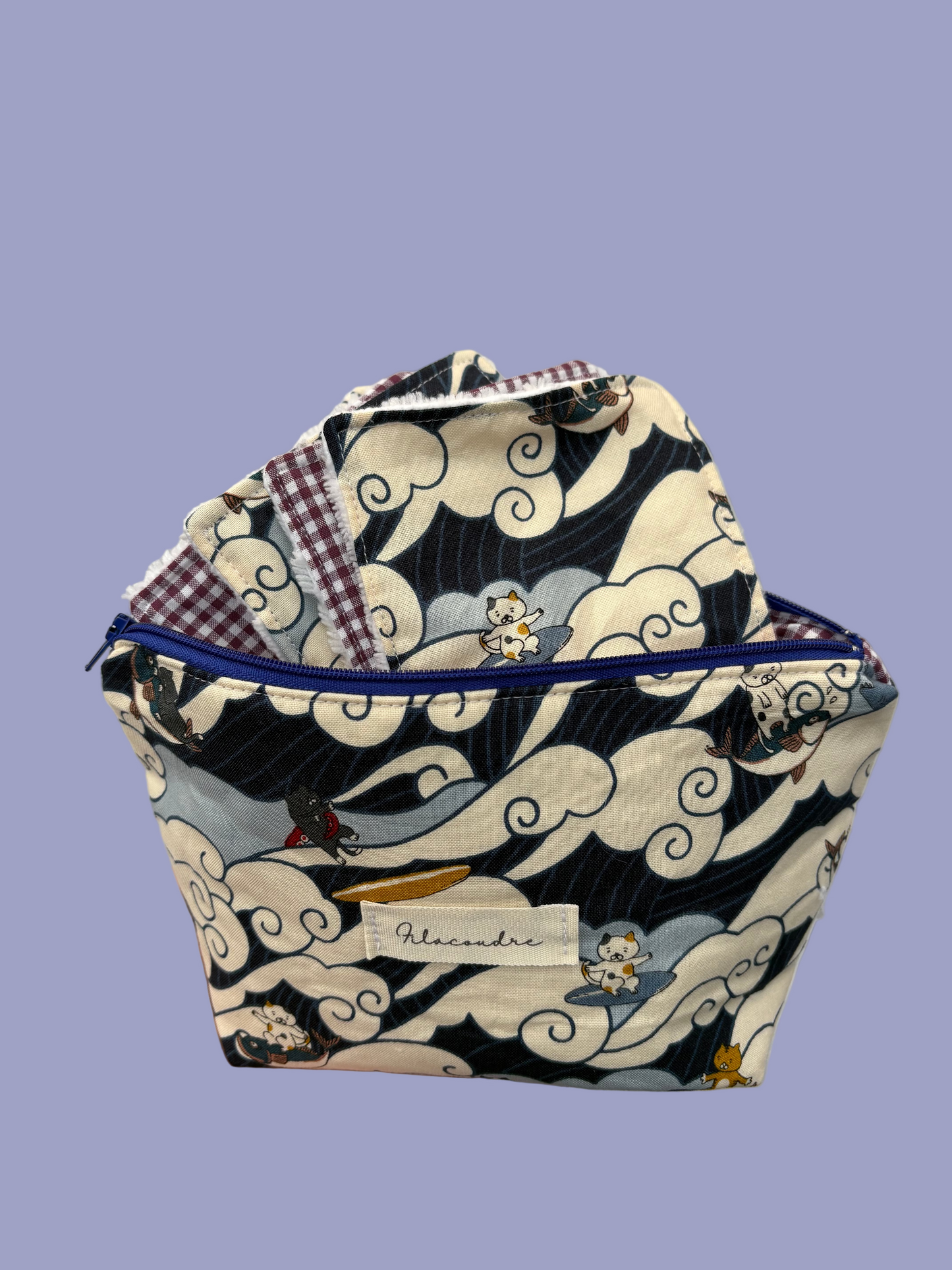 Neceser Cat Surfing Navy con sus 5 algodones