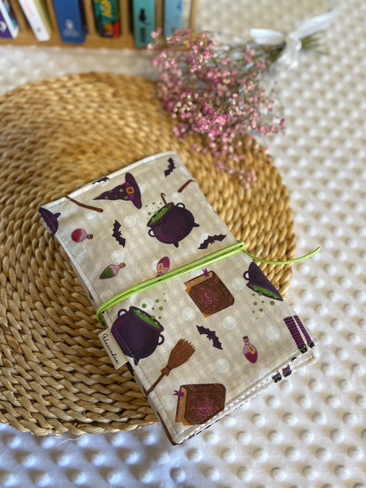Funda de libros brujas  - Hecho a mano en Barcelona