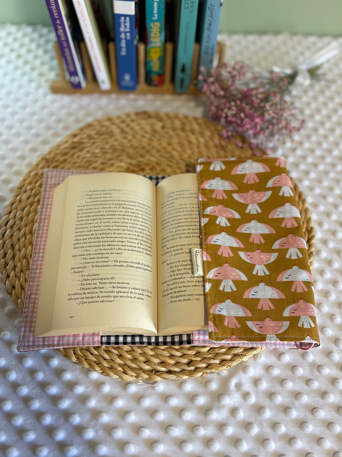 Funda de libros golondrina rosa  - Hecho a mano en Barcelona