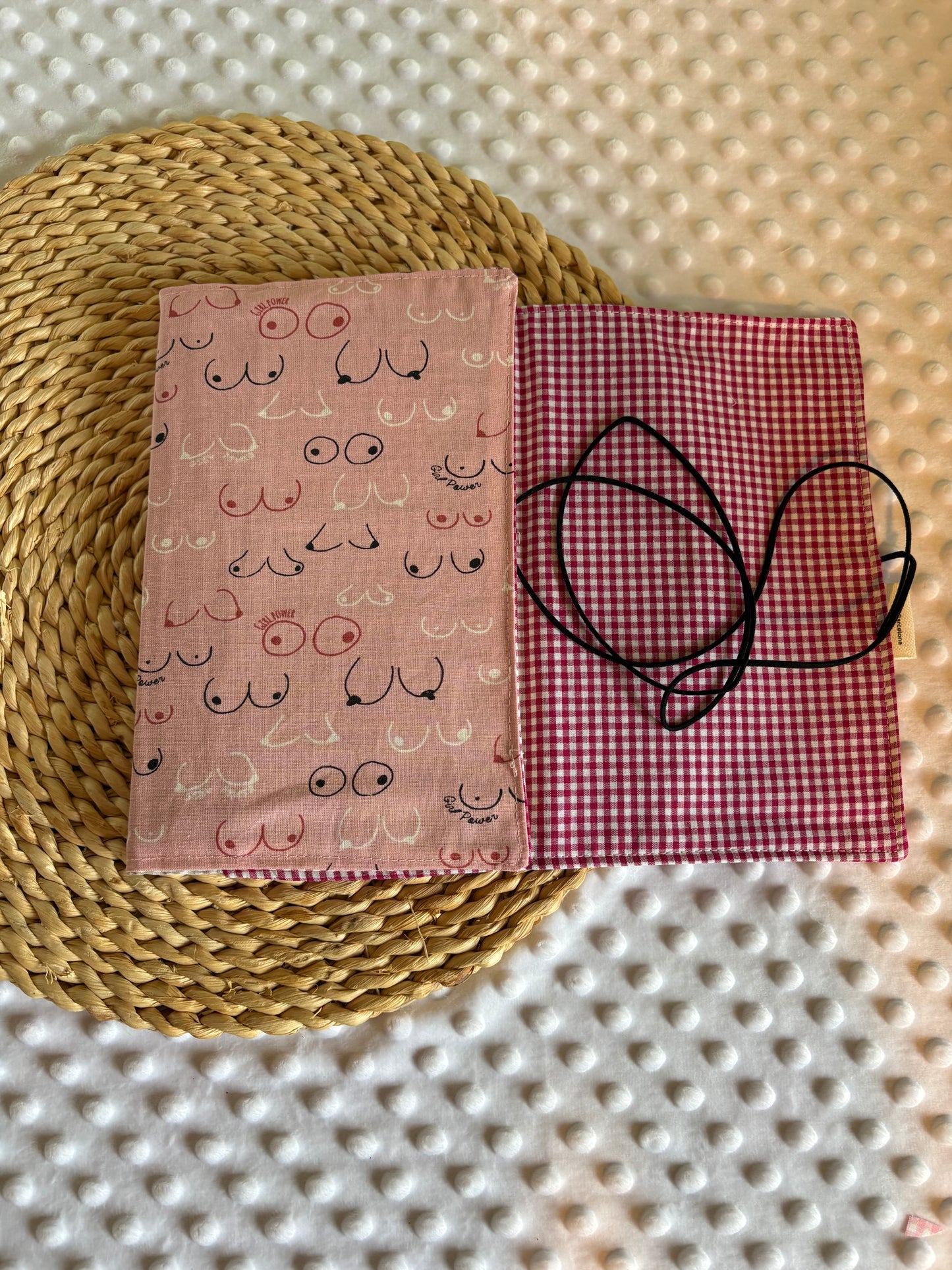 Funda para libros tetas - girl power  - Hecho a mano en Barcelona