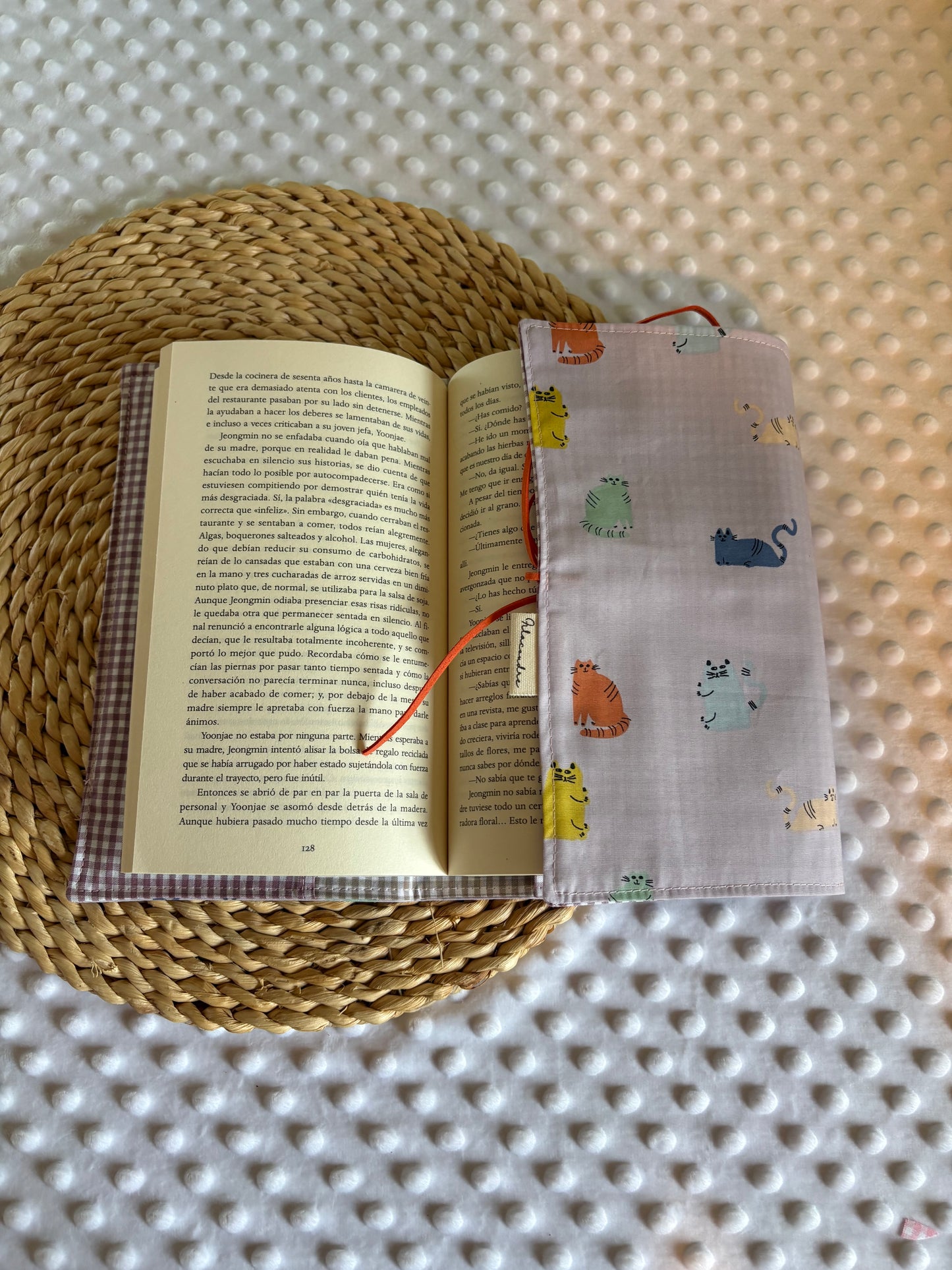 Funda para libros gatos multicolor  - Hecho a mano en Barcelona