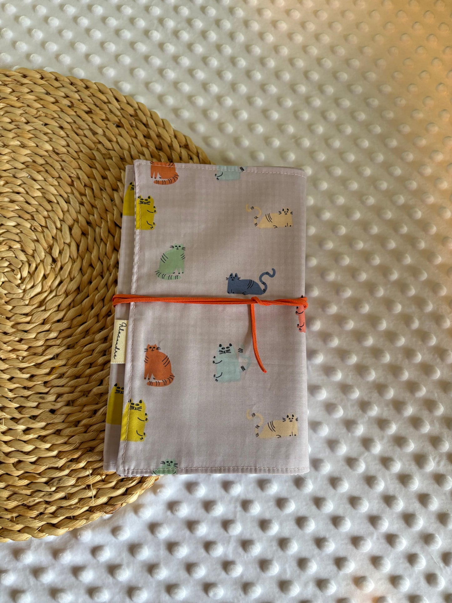 Funda para libros gatos multicolor  - Hecho a mano en Barcelona