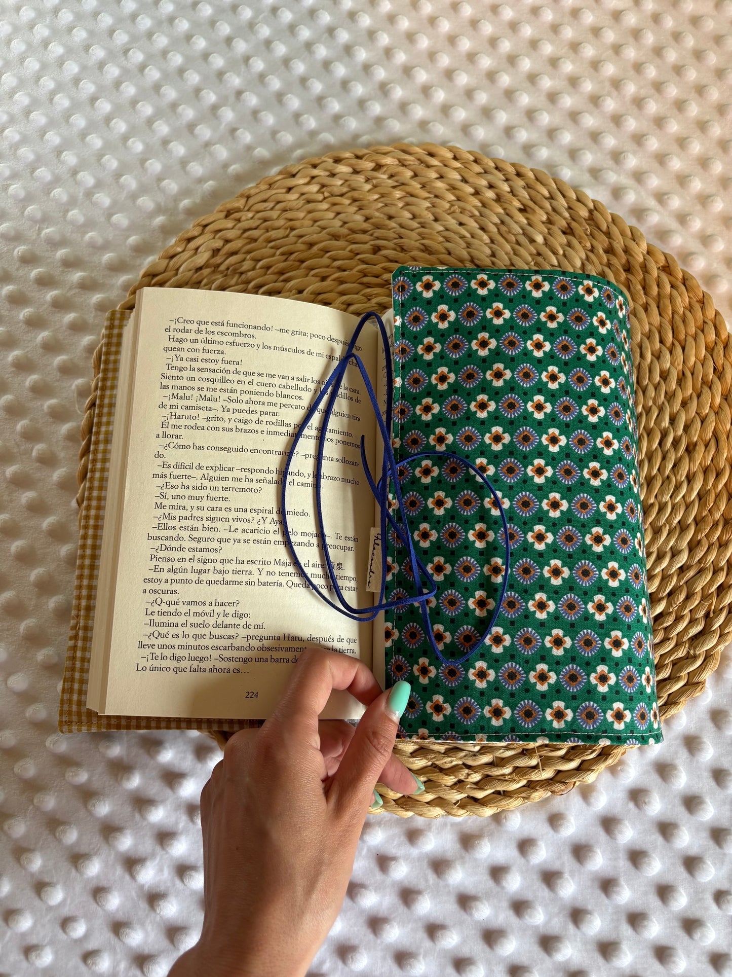 Funda para libros estampado domi  - Hecho a mano en Barcelona