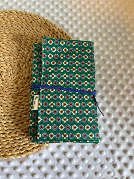 Funda para libros estampado domi  - Hecho a mano en Barcelona