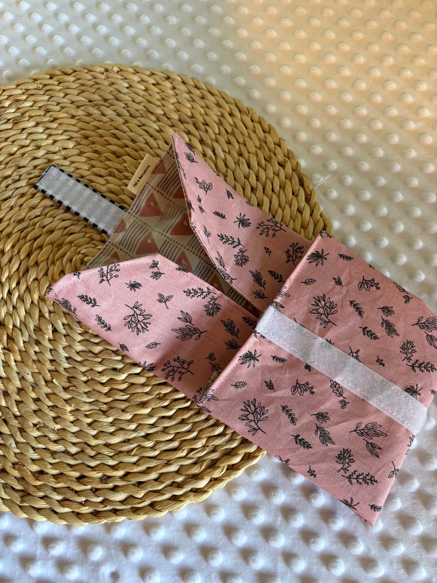 Funda bocadillo hojas negras