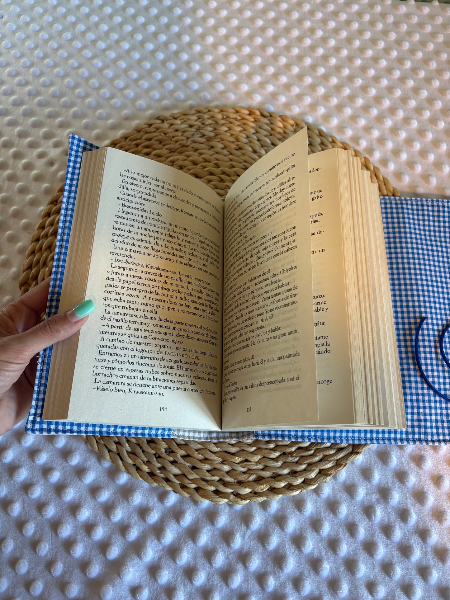 Funda para libro claveles  - Hecho a mano en Barcelona