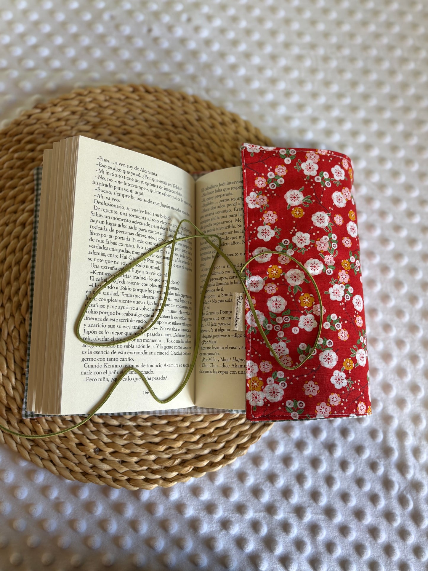 Funda para libros primavera  - Hecho a mano en Barcelona