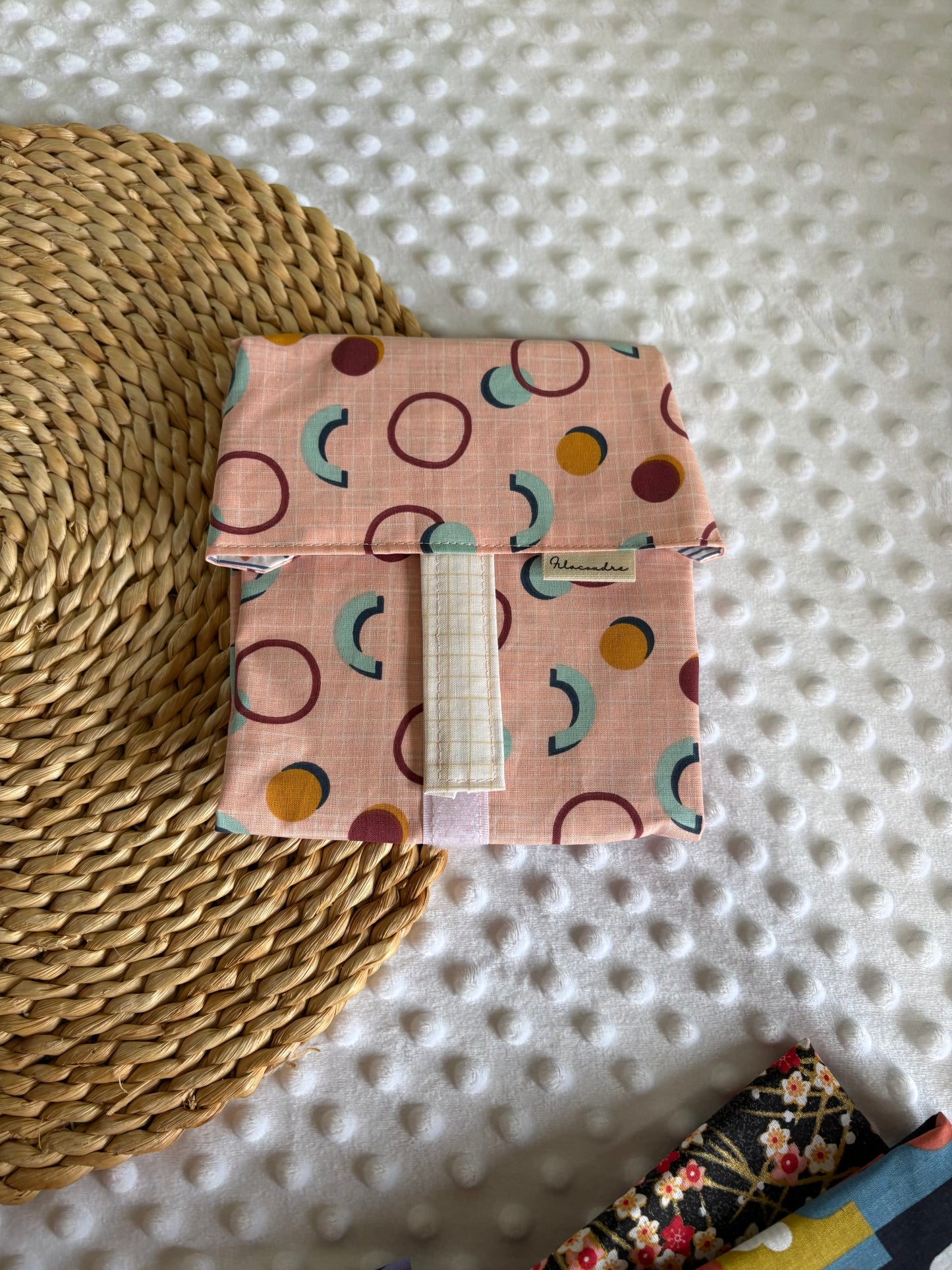 Funda bocadillo geométrica