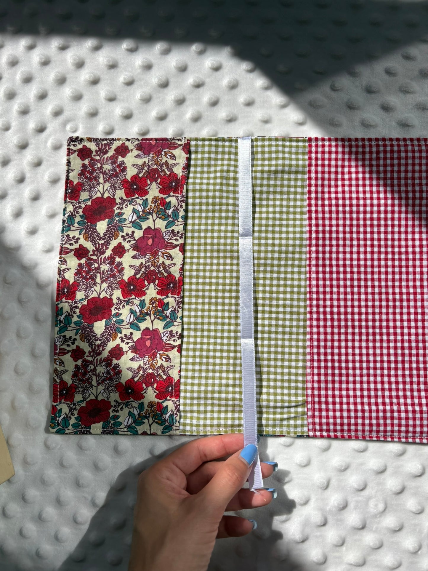 Funda de libro rosas
