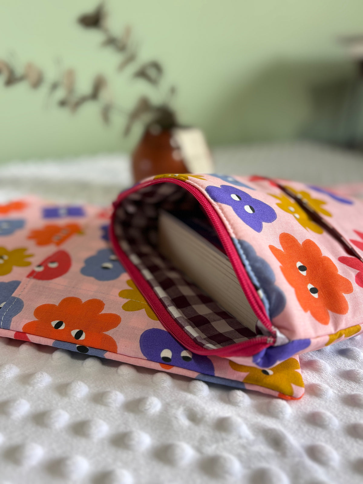 Funda de libro nubes con cremallera | Hecho a mano en Barcelona