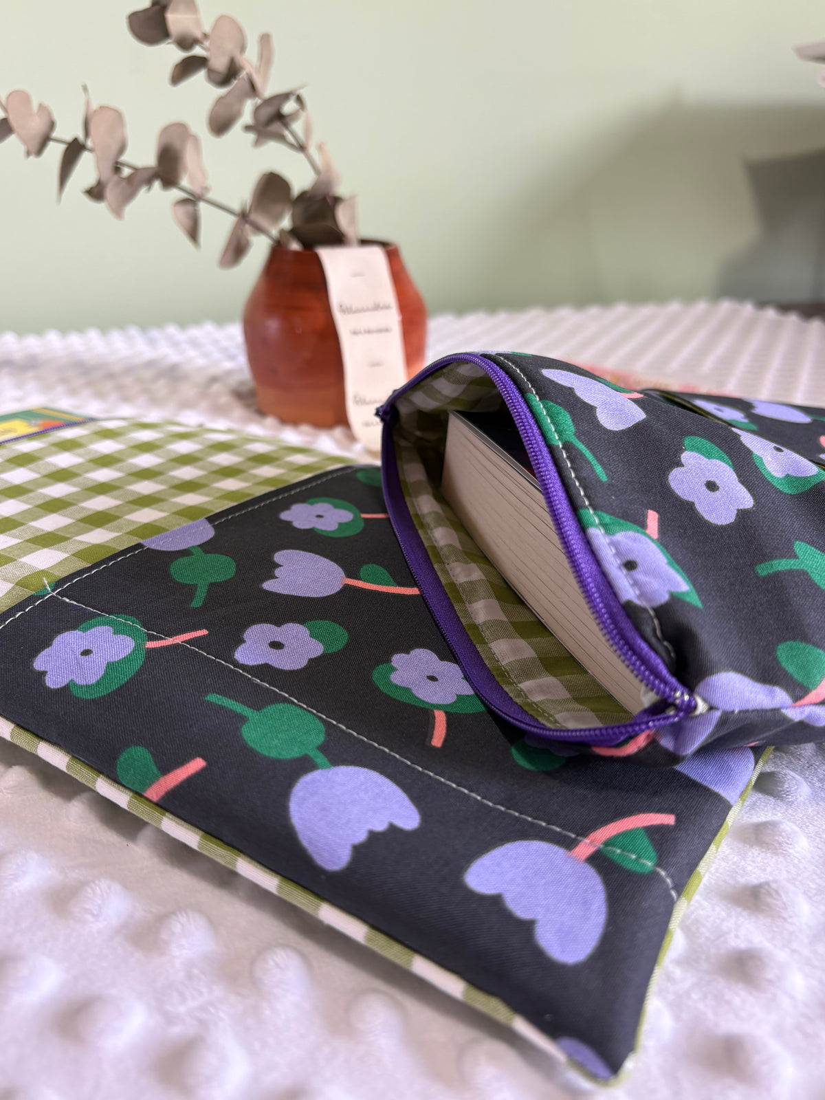Funda de libro tulipanes con cremallera | Hecho a mano en Barcelona