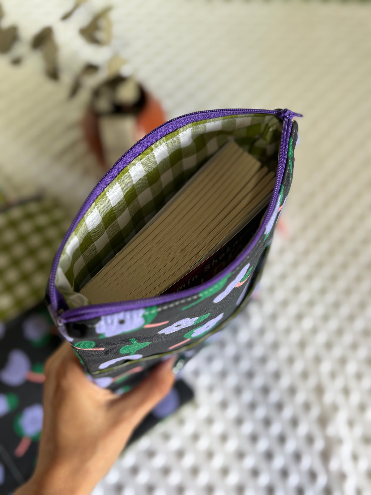 Funda de libro tulipanes con cremallera | Hecho a mano en Barcelona