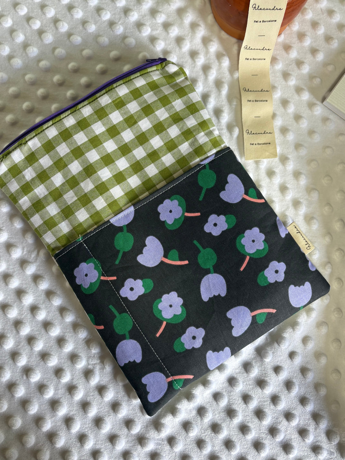 Funda de libro tulipanes con cremallera | Hecho a mano en Barcelona