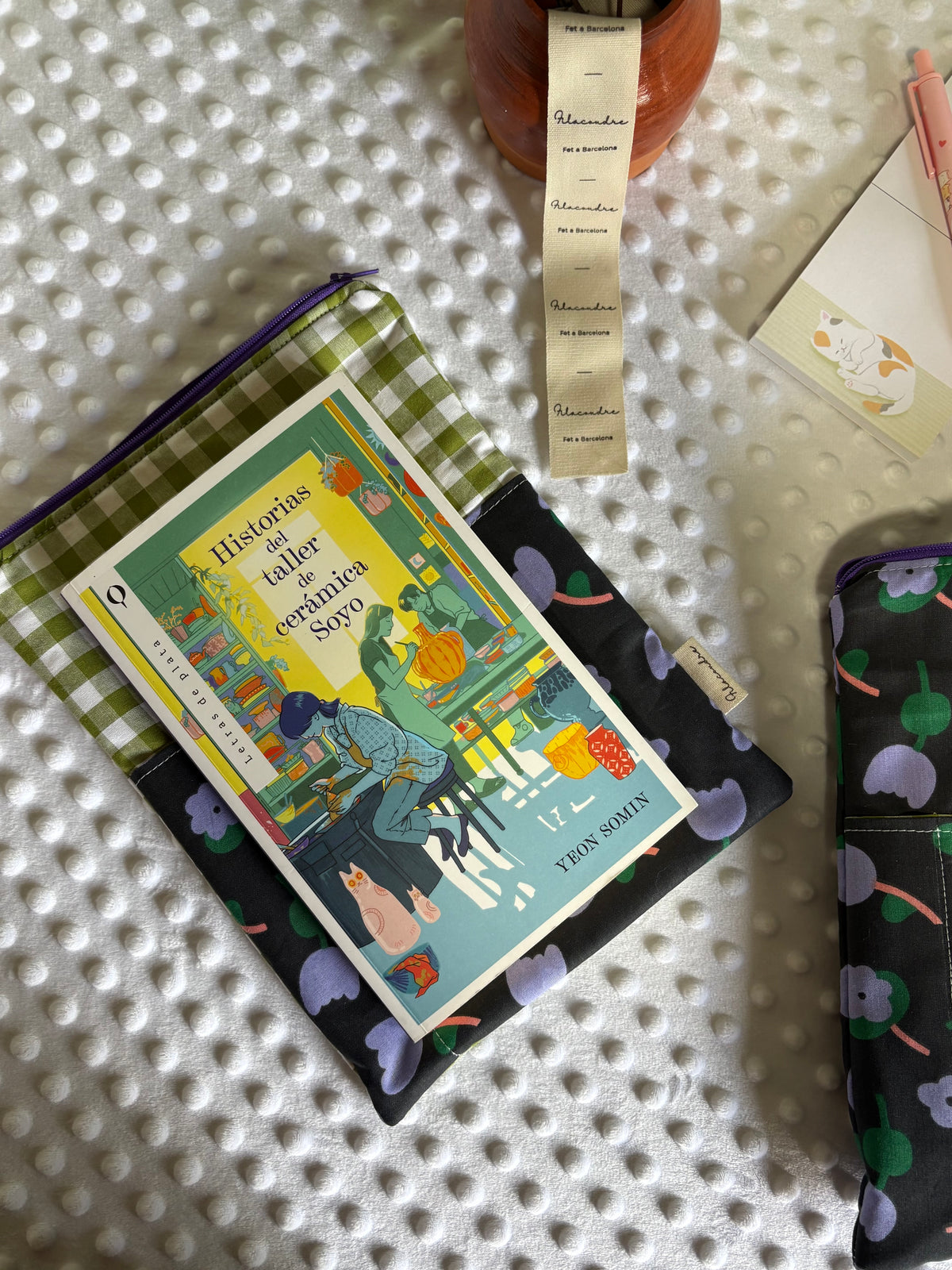 Funda de libro tulipanes con cremallera | Hecho a mano en Barcelona