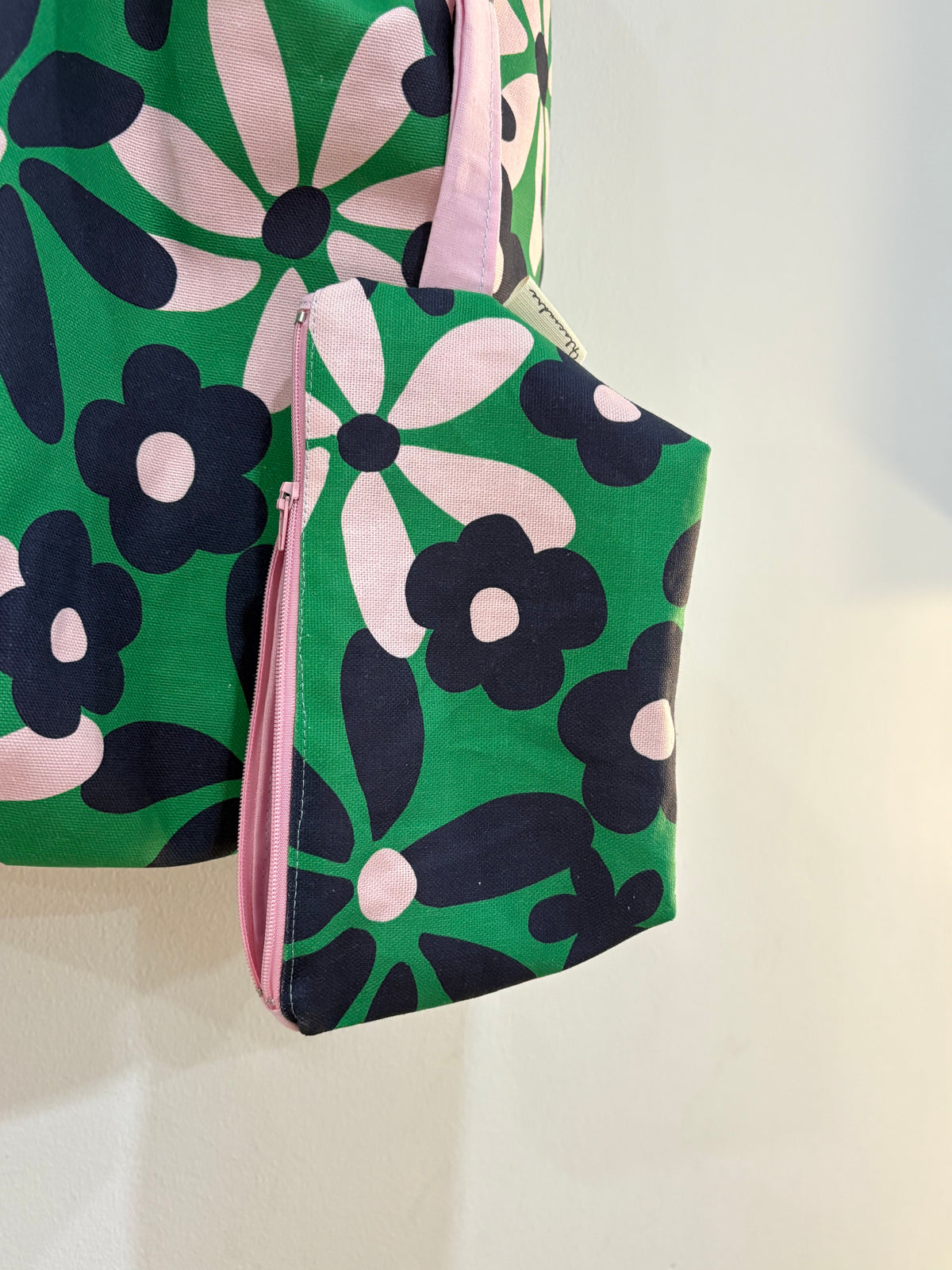 Tote bag de algodón con neceser extraíble margaritas grandes - hecho a mano en Barcelona