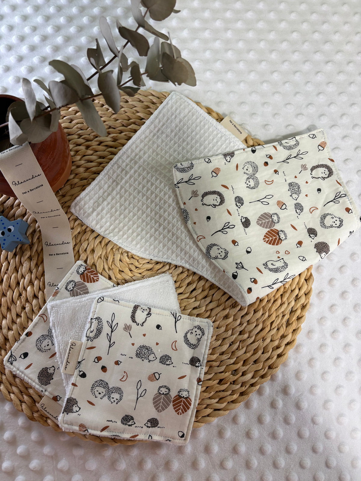 Mantita erizo y set de cuidado para bébé