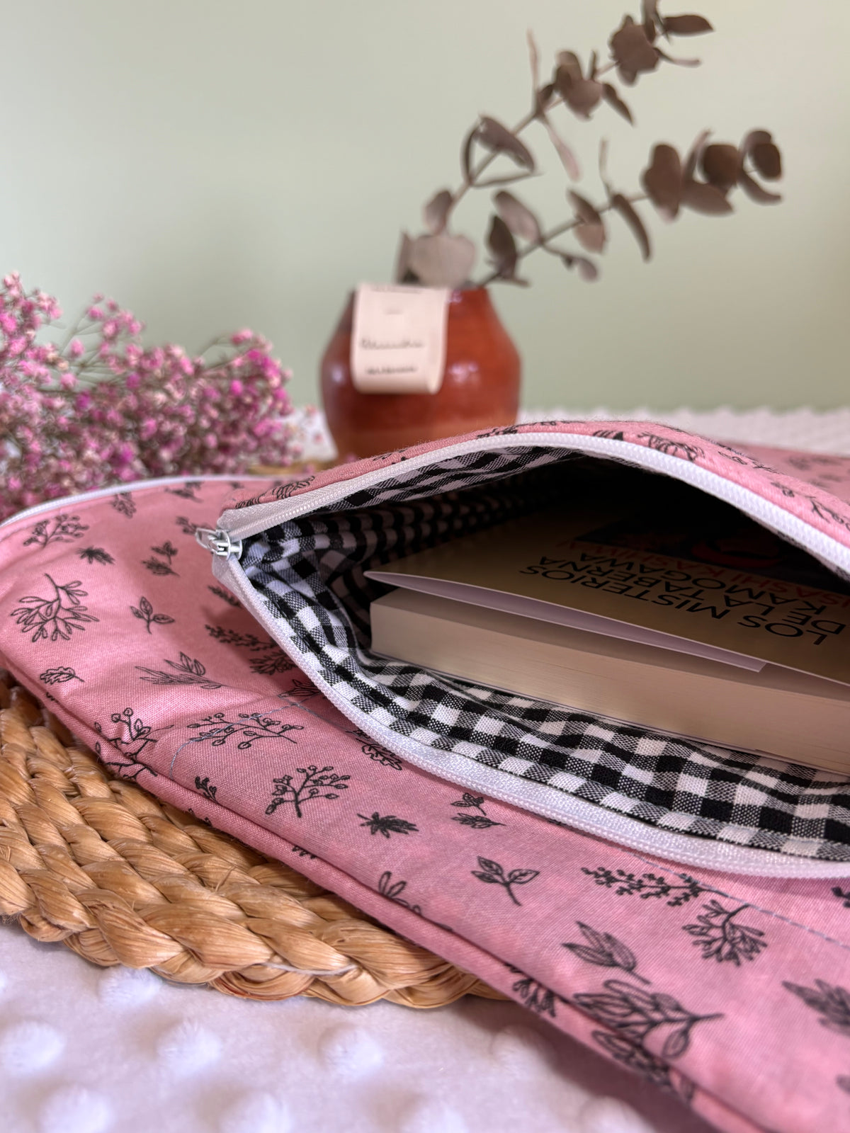 Funda de libro rosa con cremallera | Hecho a mano en Barcelona