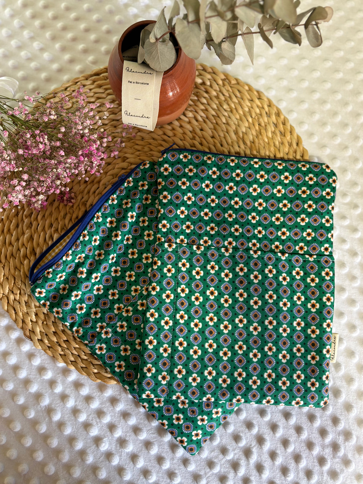 Funda de libro domi verde con cremallera | Hecho a mano en Barcelona